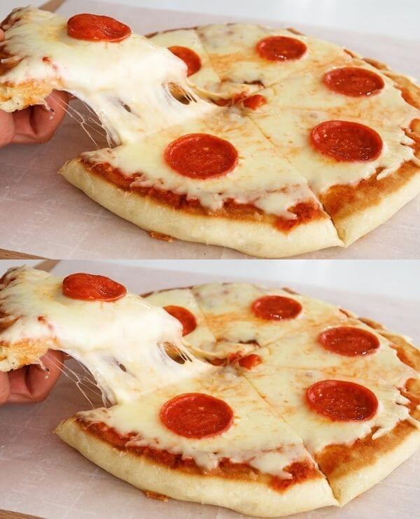 Encontré la pizza casera más fácil ¡Sin horno! ¡Sin rodillo