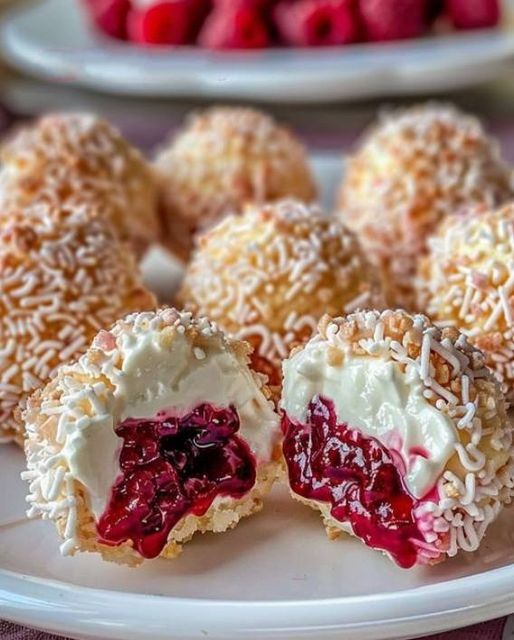 Irresistibles Bolas de Queso Crema de Frambuesa