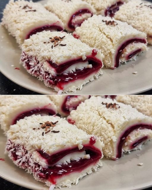 rollos de coco con salsa de cerezas