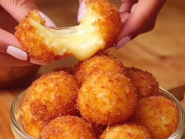 Deliciosas albóndigas de queso en un plato atractivo