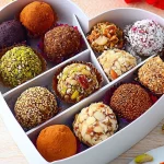 Variedad de dulces saludables sin azúcar en un plato colorido