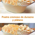 Postre cremoso de durazno y plátano servido en un tazón