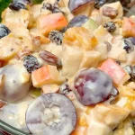 Ensalada navideña deliciosa y rápida con ingredientes frescos