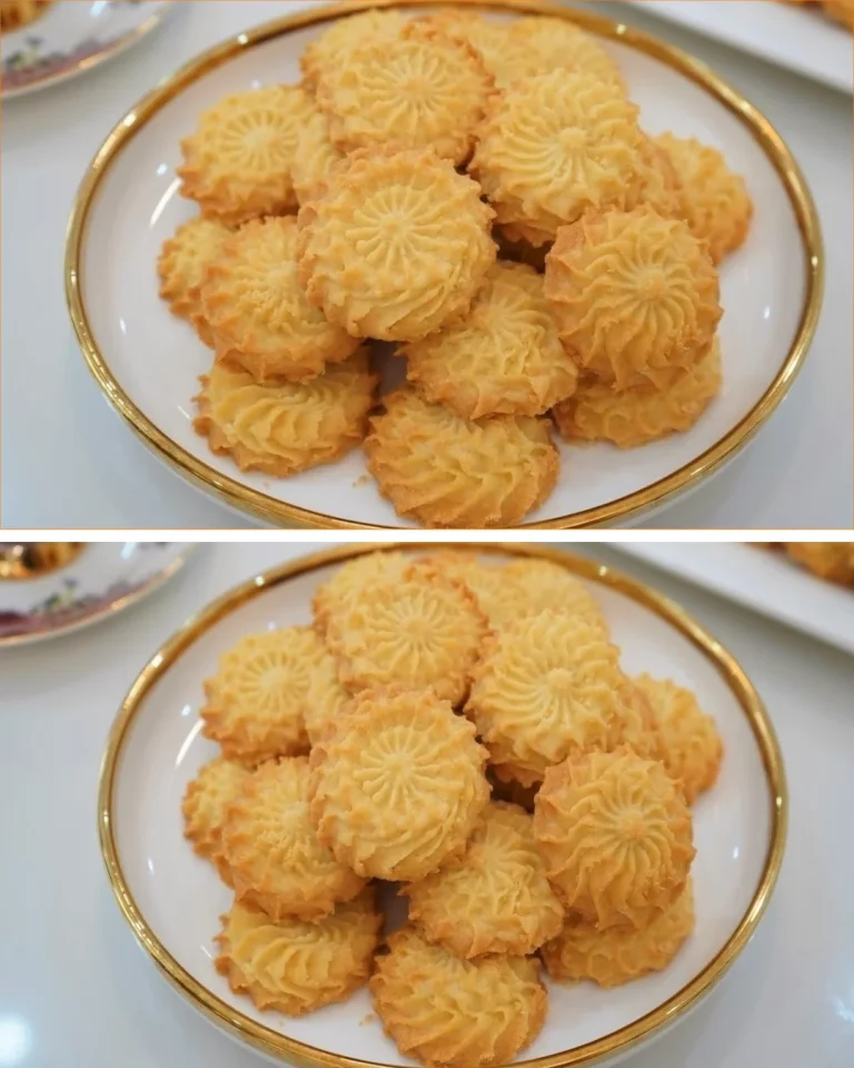 Galletas crujientes de mantequilla recién horneadas con un acabado dorado
