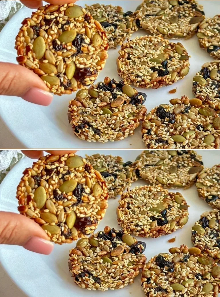 Galletas de manzana y semillas energéticas recién horneadas