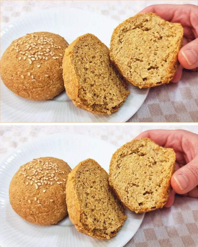 Rebanada de pan bajo en carbohidratos recién horneado