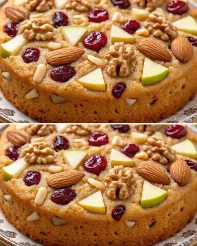 Rebanadas de pan de amaranto con manzana en un plato