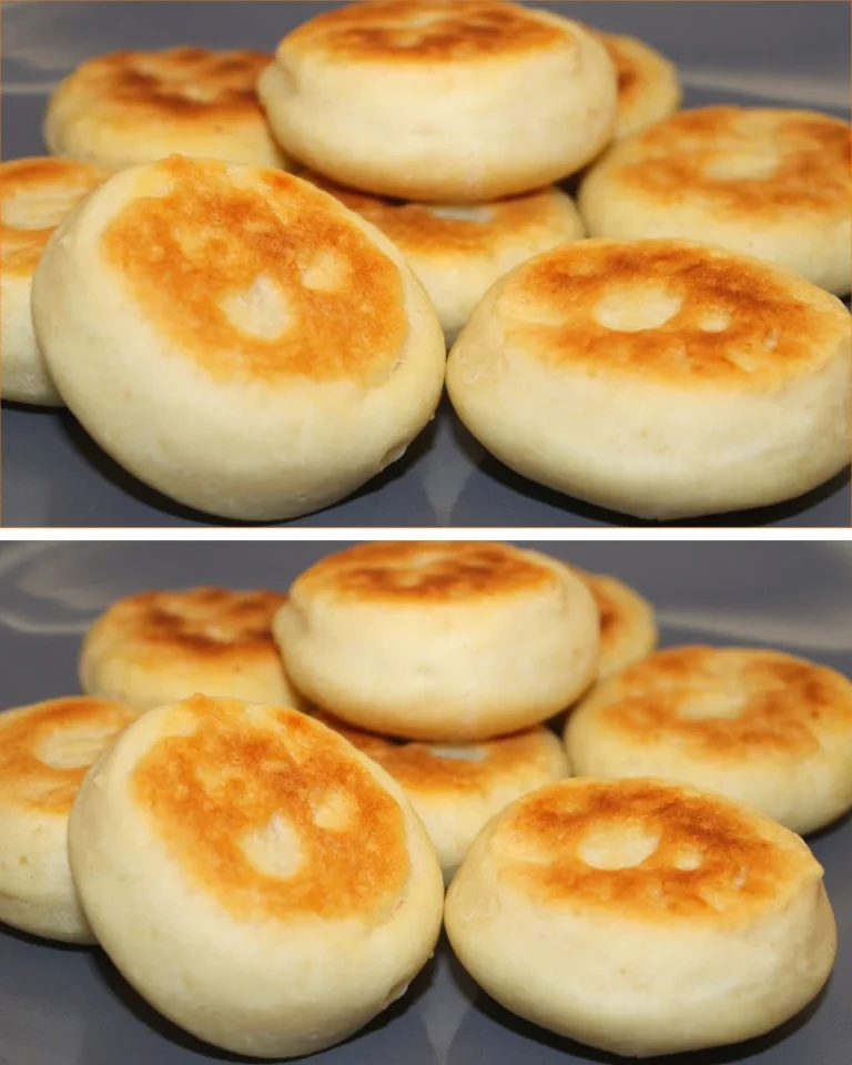 Tazón de pan frito recién hecho, dorado y crujiente