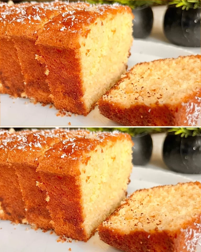 Pastel de Naranja fresco y esponjoso, decorado con rodajas de naranja.