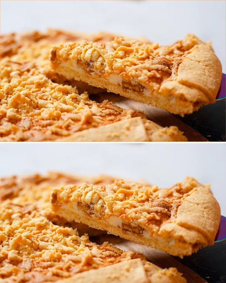 Delicioso pie de mermelada recién horneado con frutas frescas.