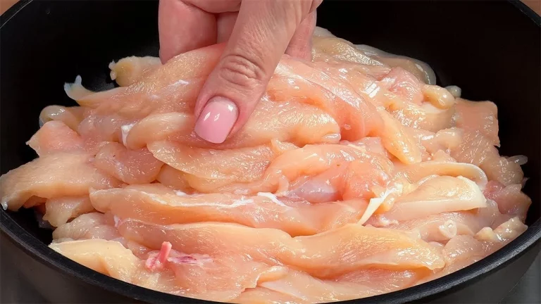 Receta rápida de filete de pollo crujiente y jugoso en una sartén