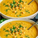 Imagen de deliciosa sopa de garbanzos con verduras y especias.