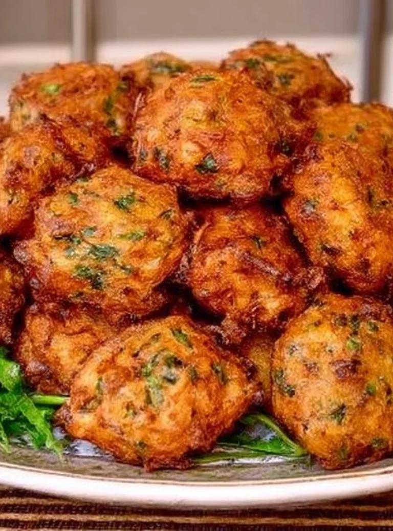 Plato de patatas y cebolla preparado con una sola patata